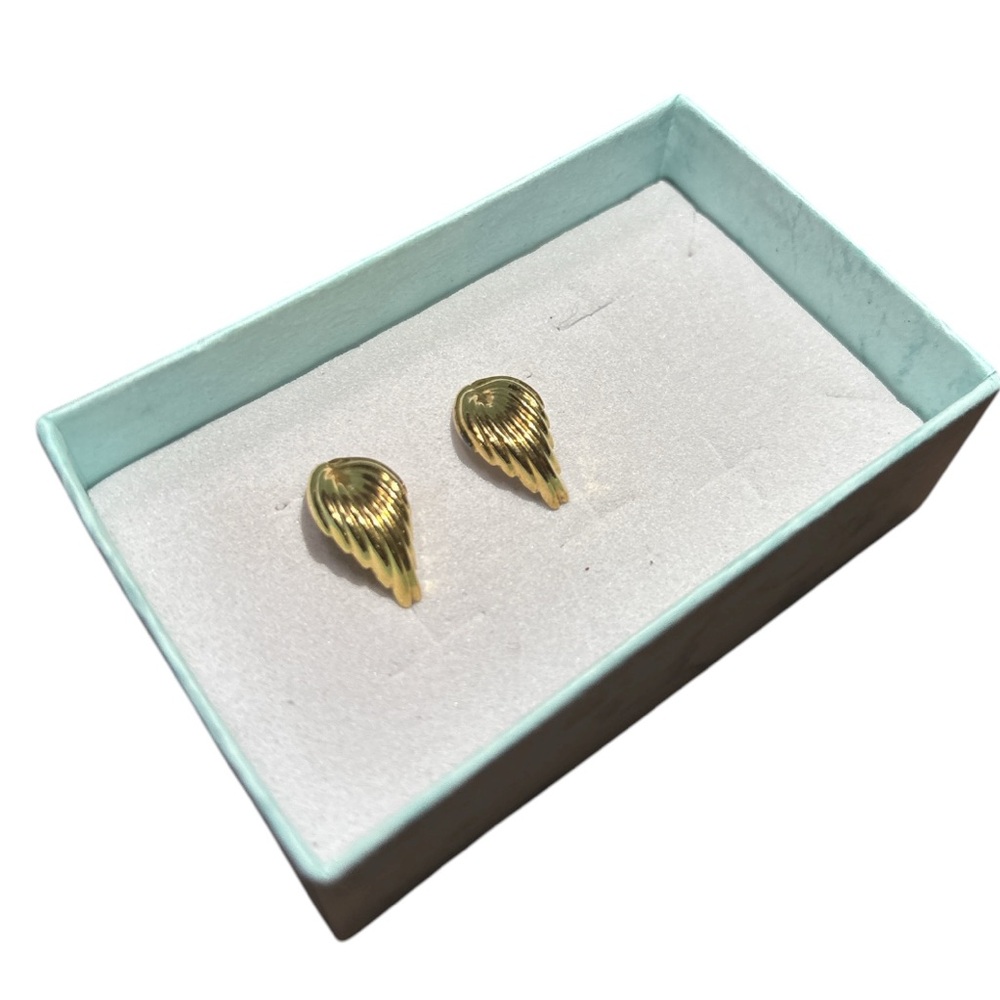 14k Elegant Gold Earrings - Picture 3 of 5
